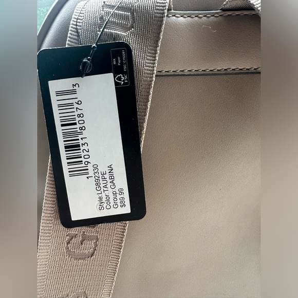 Guess Backpack - Picture 4 of 4